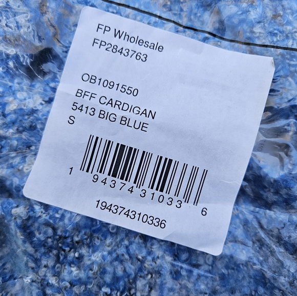 Free People BFF Cardi Boucle Knit Sweater Open Front Big Blue Color Small NWT - Picture 6 of 15